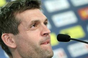 فيلانوفا ينتكس مجددا بعد عام على استئصال ورم في الغدة اللعابية وسيخضع غدا لعملية جديدة