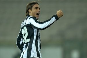 يوفنتوس يفوز بشق النفس على كالياري