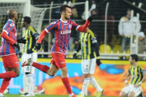 فناربخشة يهدر فرصة انتزاع وصافة الدوري التركي  