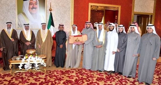 ... وملتقياً طلبة دولة الكويت في مملكة البحرين