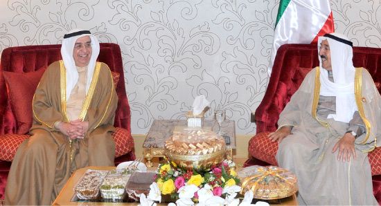 أمير دولة الكويت مستقبلاً نائب رئيس مجلس الوزراء سمو الشيخ محمد بن مبارك آل خليفة