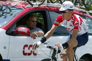 الدراج السابق هاميلتون يتوقع استماتة آرمسترونج من أجل استرداد سمعته