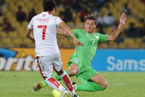 المساكني يقود تونس إلى الفوز أمام الجزائر