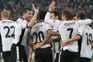 فالنسيا يحول تأخره ويهزم ديبورتيفو 3-2 