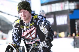 وفاة بطل مناورات الزلاقات الآلية كاليب مور عقب حادث أمريكا