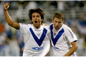 بداية ناجحة لسارسفيلد حامل اللقب في البطولة الختامية بالأرجنتين