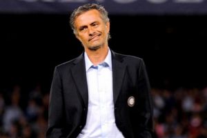 مورينيو يسخر من 'دروس الروح الرياضية' لبرشلونة