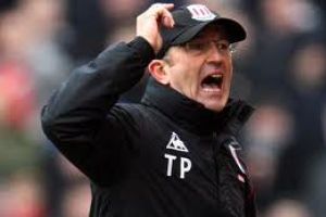 ستوك يبحث عن بديل لهوت امام وست هام