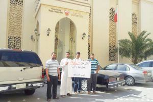 قيّمو المساجد يعتصمون أمام «الشئون الإسلامية» بالجفير