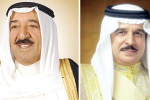 أمير الكويت يتسلم رسالة خطية من عاهل البلاد