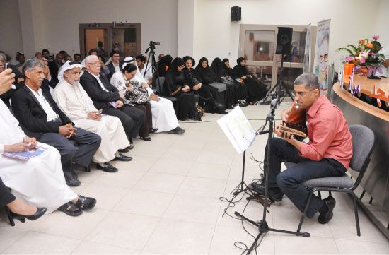 المشاركون في الحفل أشادوا بوعي المرأة البحرينية ودورها في الحركة المطلبية - تصوير أحمد آل حيدر