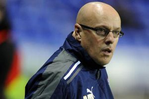 ريدينج يقيل مدربه مكديرموت بعد تراجع النتائج