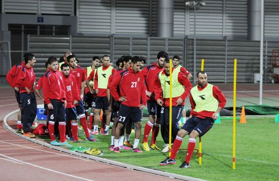 المحرق يأمل في استثمار الأرض والجمهور اليوم - تصوير عيسى إبراهيم