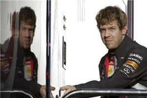 إكليستون يطالب فيتيل بالبقاء في ريد بول