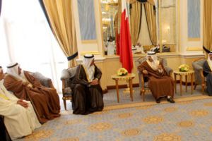 رئيس الوزراء يشيد بدور العائلات البحرينية عبر التاريخ في ترسيخ الهوية البحرينية الأصيلة