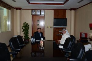 وزير 'الصناعة' يجتمع بالخبير الإقتصادي خالد عبدالله