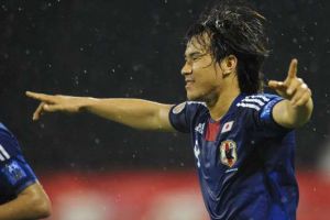 أوكازاكي ينضم لقائمة الغائبين عن صفوف شتوتجارت بسبب الإصابة