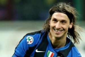 إبراهيموفيتش: يجب على الكرة الذهبية أن تحمل اسم ميسي