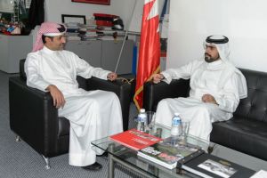 مع قرب استضافة السباق الدولي .. محافظ الجنوبية يزور حلبة البحرين الدولية