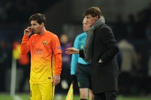 إصابة ميسي في عضلة الفخذ الأيمن وتوقعات بغيابه 3 أسابيع