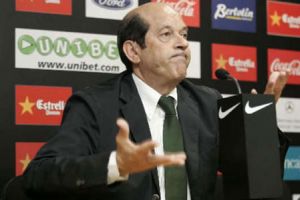 مانويل يورنتي يستقيل من رئاسة بلنسية لخلافاته مع مالكي النادي