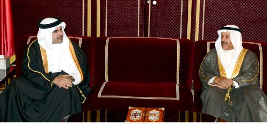 سمو ولي العهد مستقبلاً رواد مجلسه الأسبوعي أمس