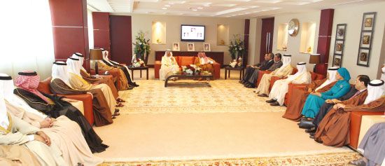 رئيس الوزراء وولي العهد: البرامج الحكومية منصبة على تنويع مصادر الدخل وتوفير البنية الملائمة لاستقطاب الاستثمارات