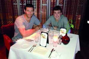 عشاء بين ويبر والونسو في دبي يعزز نظرية المؤامرة