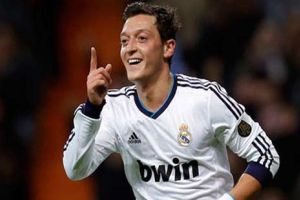 أوزيل يقود الريال لعبور بيتيس في الدوري الأسباني