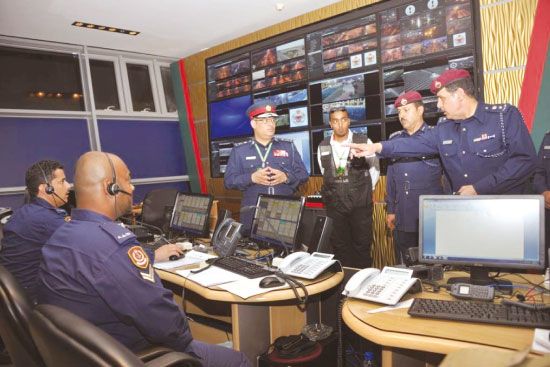 رئيس الأمن العام لدى زيارته الميدانية لموقع حلبة البحرين الدولية أمس