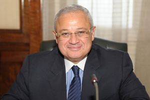 وزير السياحة المصري يصل المنامة ويؤكد على استقرار الأوضاع في مصر ويطمئن السائحين الخليجيين