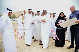 وزيرا 'البلديات' و'الاسكان' يتفقدان وادي البحير