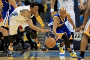 الدوري الأميركي للمحترفين: غولدن ستايت إلى الدور الثاني