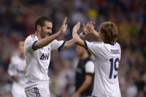 ريال يسحق ملقة ويؤجل تتويج برشلونة باللقب في اسبانيا