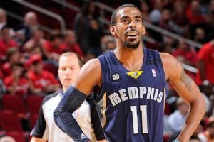 بيسرز وجريزليس يتقدمان في الدور الفاصل لدوري السلة الأمريكي