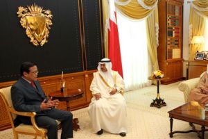رئيس الوزراء يستقبل سفير الفلبين