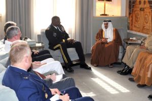 نائب الملك يستقبل القائد العام للقيادة المركزية الأميركية