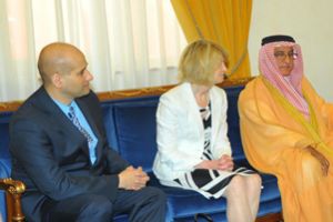 سمو الشيخ محمد بن مبارك يستقبل رئيس الجامعة الأهلية