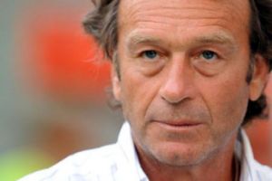 إنهاء الإقامة الجبرية لرئيس نادي كالياري الإيطالي