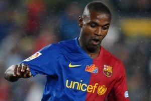 أبيدال يودع برشلونة الأسباني بالدموع