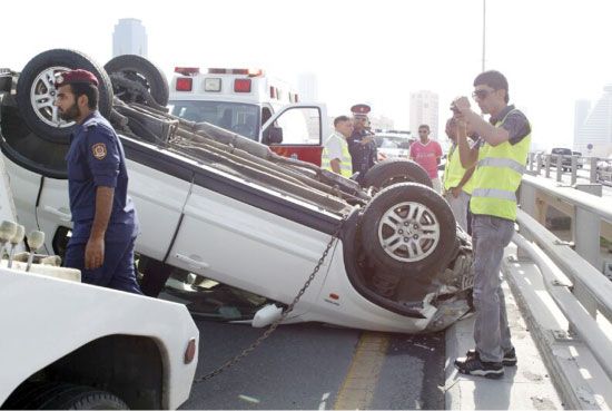 سيارتان من بين 7 سيارات تضررت جراء الحادث