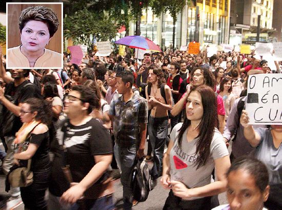 الآلاف يتظاهرون في البرازيل ...وفي الإطار رئسية البرازيل-AFP