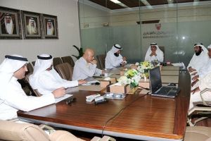 وزير البلديات يجتمع مع تجمع عقاريي ومستثمري المحرق