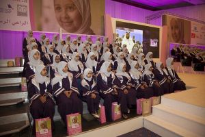 تتويج 150 فتاة لارتدائهن الحجاب ضمن حملة 'نوري اكتمل'