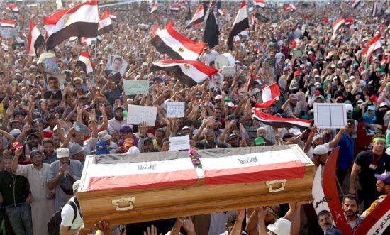 تشييع حاشد لقتلى المواجهات أمام مقر الحرس الجمهوري - afp