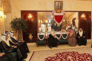 رئيس الوزراء: من يريد التخريب والتدمير وإزهاق أرواح الأبرياء مدعيا أنه يمارس حقا مشروعا فالوطن وأهله منه براء