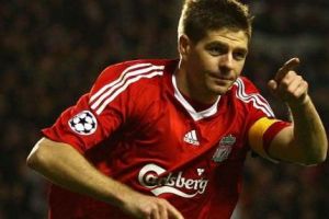 جيرارد قائد انجلترا يمدد عقده مع ليفربول حتى 2015