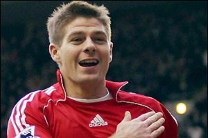 ستيفن جيرارد يمدد عقده مع ليفربول