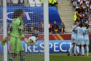 هدف دوجان ينقذ إنجلترا .. وفرنسا تصعد لدور الثمانية ببطولة أوروبا للسيدات