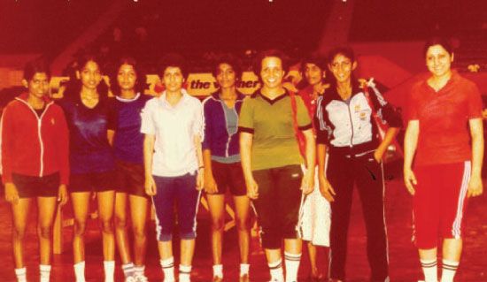 وفد المنتخب البحريني المشارك في البطولة الآسيوية في الهند العام 1980